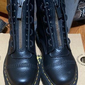 Dr Martens Sinclair size 5 black